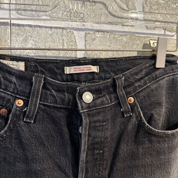 Levi’s Ribcage Jeans - Picture 3 of 5